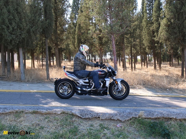 La frenada de la Triumph Rocket 3 2500 La frenada de la Triumph Rocket 3 2500