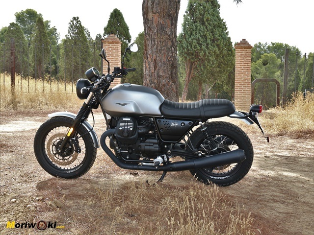  Perfil izquierdo de la Guzzi V7 Rough