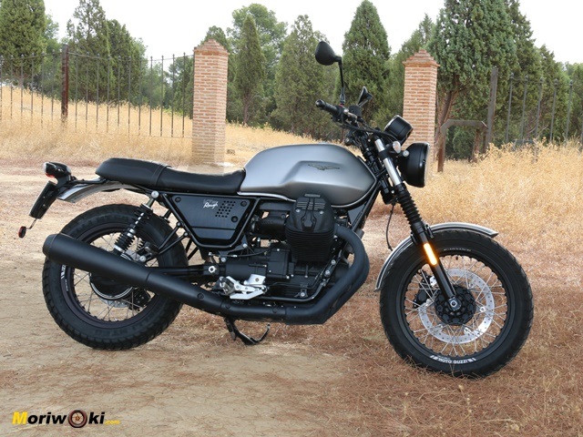  Prueba Guzzi V7 Rough perfil derecho