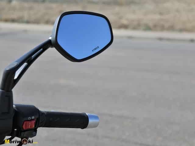 Retrovisor del Kymco Super Dink 350 TCS. Retrovisor del Kymco Super Dink 350 TCS.