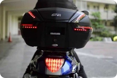 ventajas top case givi v47