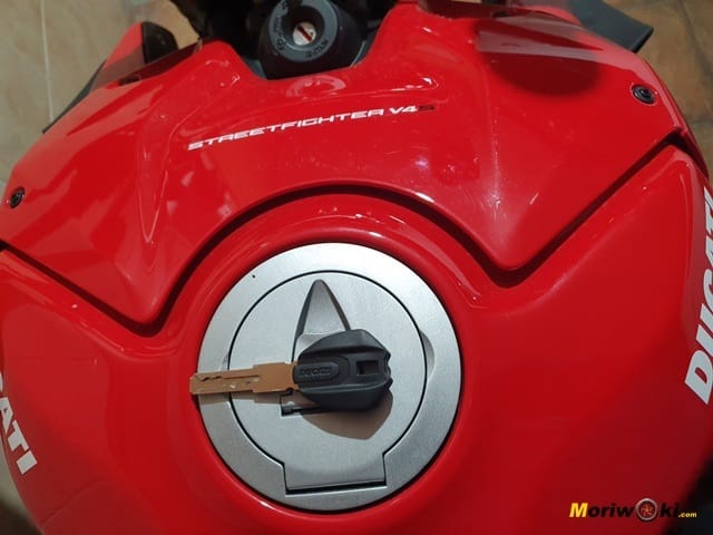 Ducati Streetfighter V4 S llave Ducati Streetfighter V4 S llave