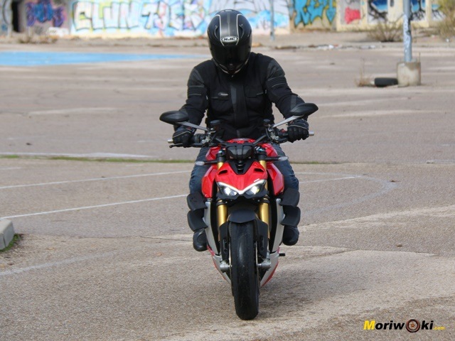 En marcha con la Ducati Streetfighter V4 S En marcha con la Ducati Streetfighter V4 S