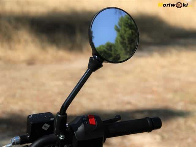 Husqvarna Svartpilen 401 Retrovisor.