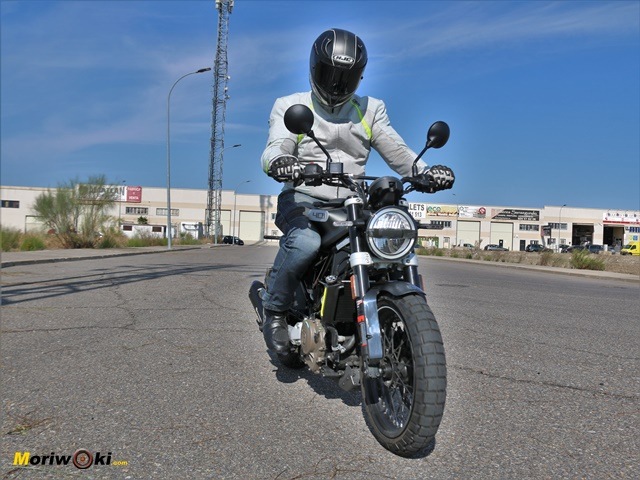Husqvarna Svartpilen 401 llegando