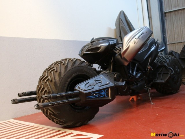 La moto de Batman de Dragon TT La moto de Batman de Dragon TT