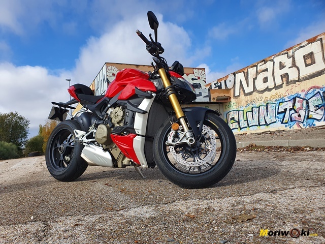 La planta imponente de la Ducati Streetfighter V4 S La planta imponente de la Ducati Streetfighter V4 S
