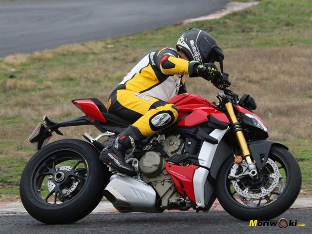Postura de la Ducati Streetfighter V4 S Postura de la Ducati Streetfighter V4 S