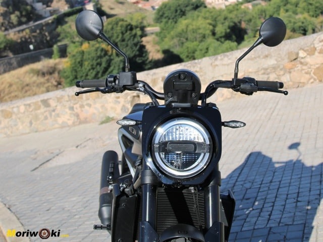 Faro de la Husqvarna Svartpilen 701 Faro de la Husqvarna Svartpilen 701
