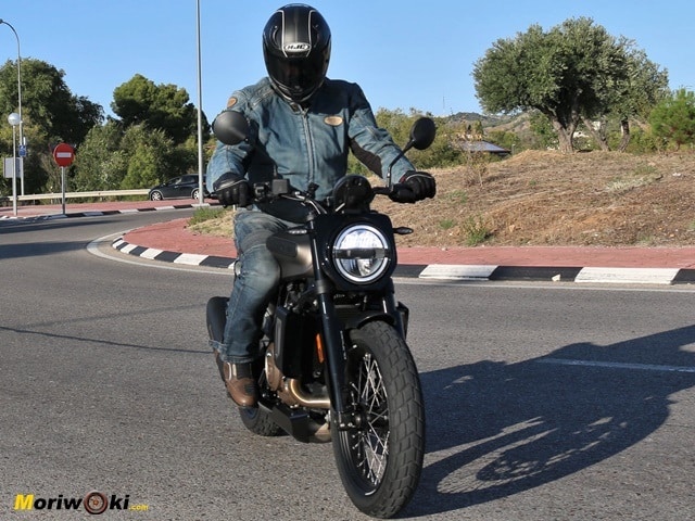 Preuba de la Husqvarna Svartpilen 701. En marcha. Preuba de la Husqvarna Svartpilen 701. En marcha.