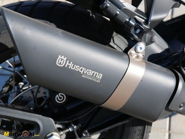 Silenciador de la Husqvarna Svartpilen 701. Silenciador de la Husqvarna Svartpilen 701.