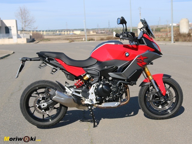 BMW F900XR Perfil derecho integro BMW F900XR Perfil derecho integro