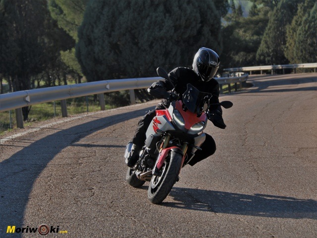 Prueba BMW F900XR Girando Prueba BMW F900XR Girando