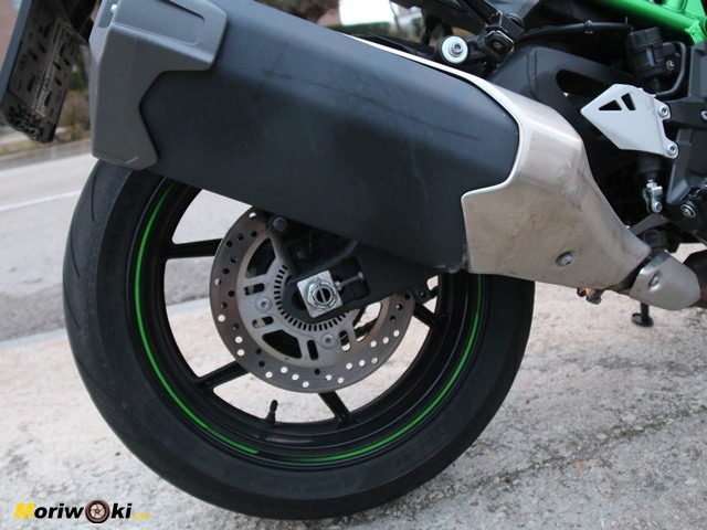 Prueba Kawasaki Z-H2. Escape. Prueba Kawasaki Z-H2. Escape.