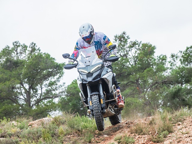 Prueba Ducati Multistrada V4. Perfil off road. Paso elevado. Prueba Ducati Multistrada V4. Perfil off road. Paso elevado.