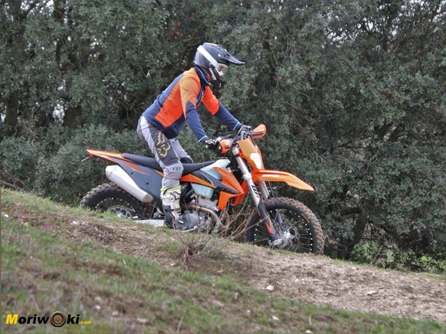 Prueba KTM EXC 250 F atacando Prueba KTM EXC 250 F atacando