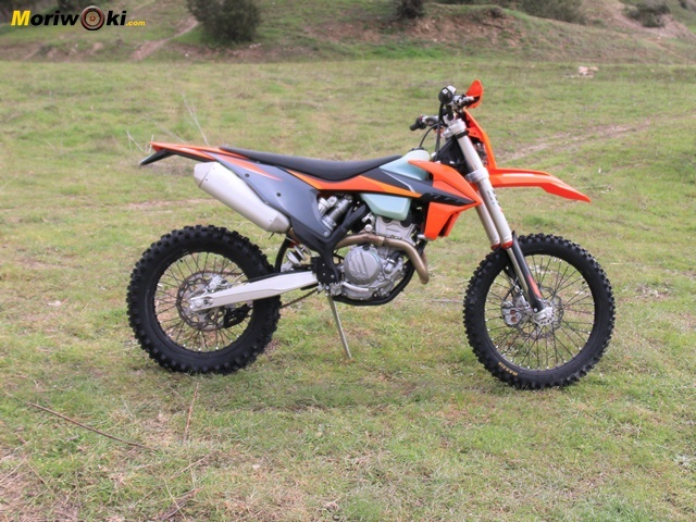 Prueba KTM EXC 250 F perfil derecho Prueba KTM EXC 250 F perfil derecho
