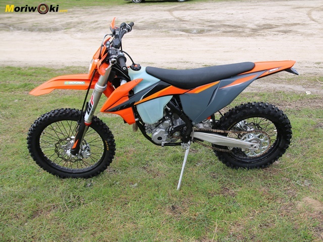 Prueba KTM EXC 250 F perfil izdo. Prueba KTM EXC 250 F perfil izdo.