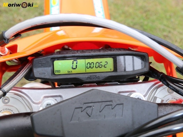 Prueba KTM EXC 250 F reloj. Prueba KTM EXC 250 F reloj.