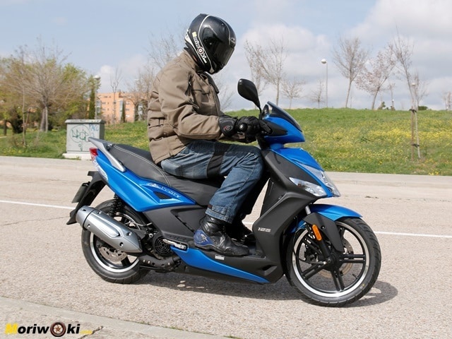 Prueba Kymco Agility City 125 Posicion conduccion. Prueba Kymco Agility City 125 Posicion conduccion.