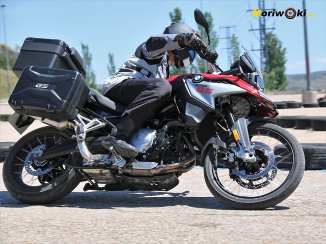 BMW F850GS. En curvas. BMW F850GS. En curvas.