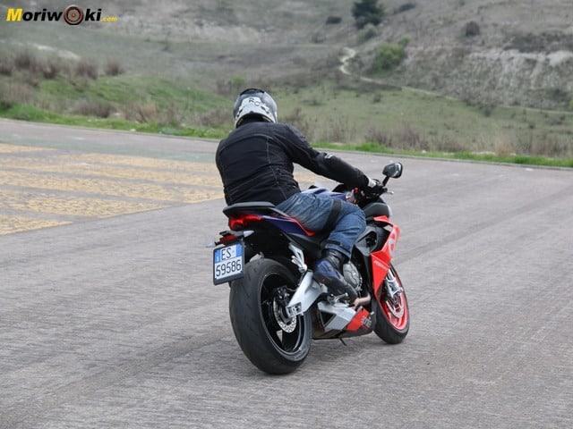 Prueba Aprilia RS 660 marchando. Prueba Aprilia RS 660 marchando.