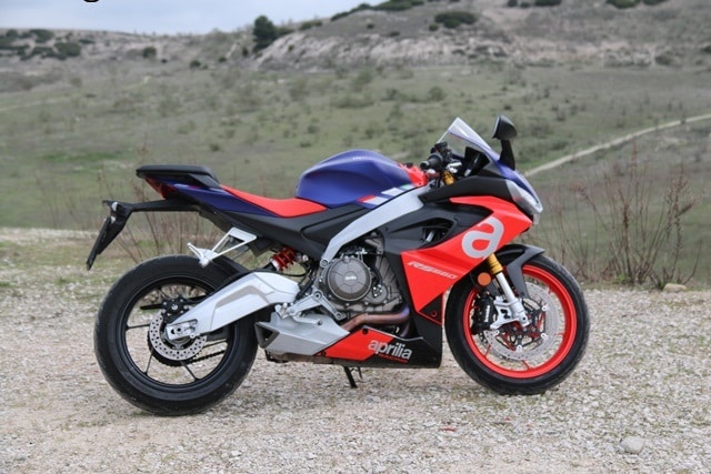 Prueba Aprilia RS 660 perfil. Prueba Aprilia RS 660 perfil.