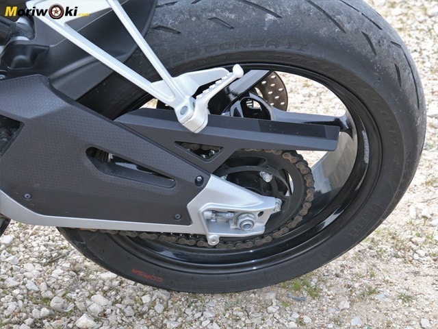 Prueba Aprilia RS 660 tren trasero. Prueba Aprilia RS 660 tren trasero.