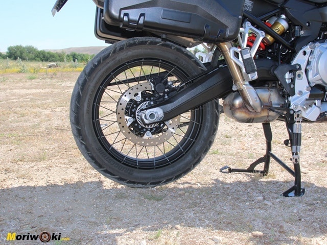 Prueba F850GS. Caballete central. Prueba F850GS. Caballete central.