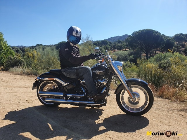 Prueba-Harley-Fat-Boy-Posando Prueba-Harley-Fat-Boy-Posando