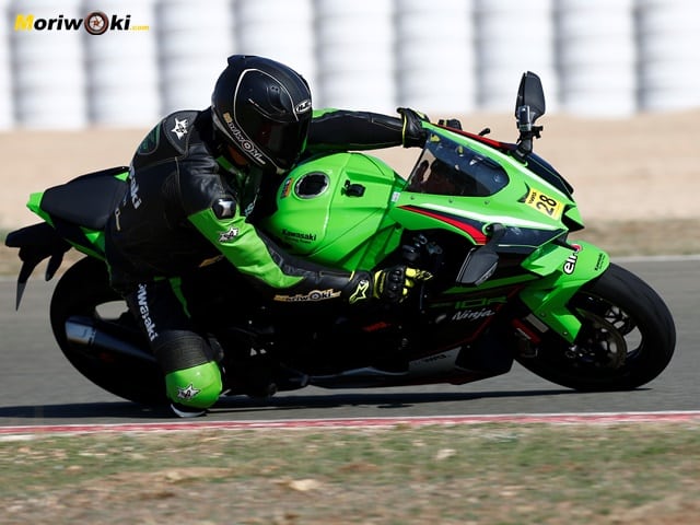 Prueba-Kawasaki-ZX-10R-Curva 2 Prueba-Kawasaki-ZX-10R-Curva 2