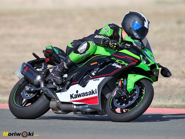 ZX-10R-PIsta Prueba Kawasaki ZX-10R exterior