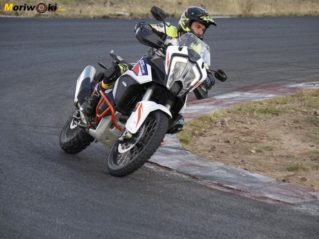 Prueba-KTM-1290-Super-Adventure-R-2021-aplomo. Prueba-KTM-1290-Super-Adventure-R-2021-aplomo.