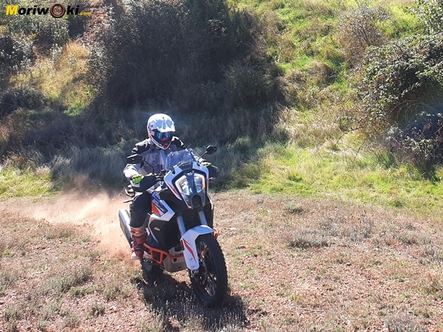 Prueba-KTM-1290-Super-Adventure-R-2021-ascenciendo. Prueba-KTM-1290-Super-Adventure-R-2021-ascenciendo.