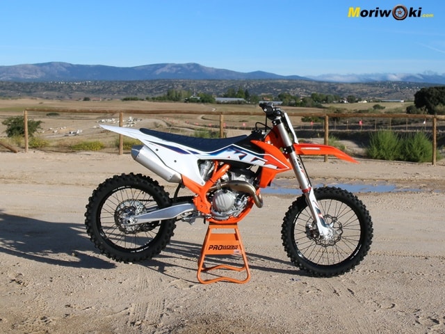 Prueba-KTM-250-SX-F-perfil-D