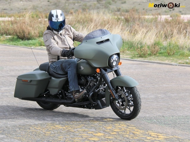Prueba-Harley-Davidson-Street-Glide-paso-2 Prueba-Harley-Davidson-Street-Glide-paso-2