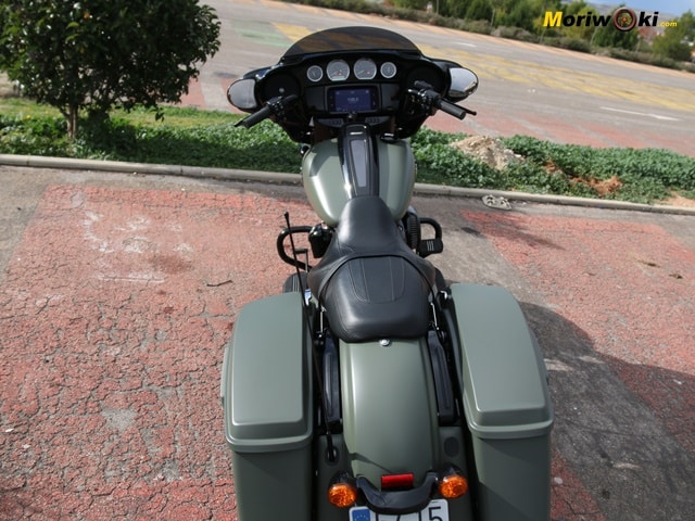 Prueba-Harley-Davidson-Street-Glide-postura Prueba-Harley-Davidson-Street-Glide-postura