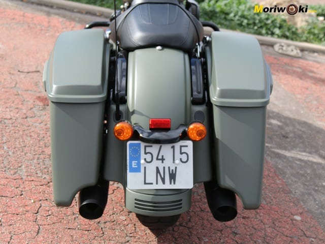 Prueba-Harley-Davidson-Street-Glide-trasera Prueba-Harley-Davidson-Street-Glide-trasera