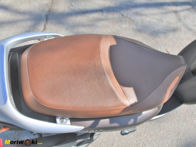 Prueba-Kymco-People-S-125i-asiento Prueba-Kymco-People-S-125i-asiento