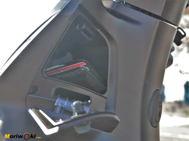 Prueba-Kymco-People-S-125i-capacidad-guantera Prueba-Kymco-People-S-125i-capacidad-guantera