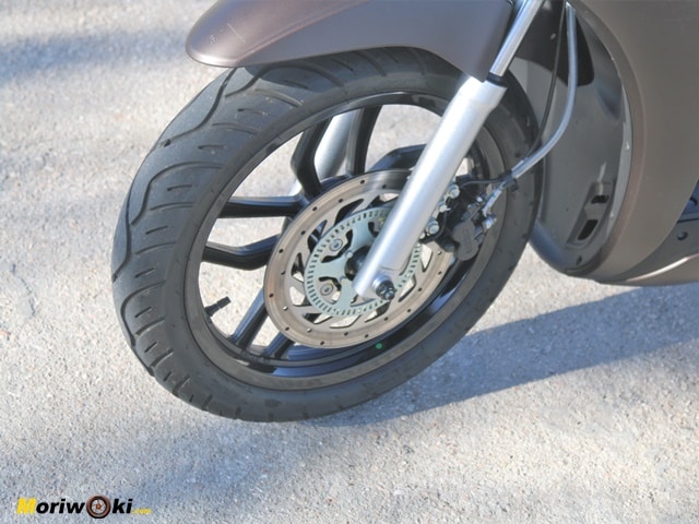 Prueba-Kymco-People-S-125i-freno Prueba-Kymco-People-S-125i-freno