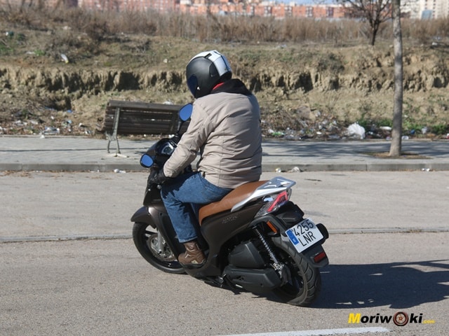 Prueba-Kymco-People-S-125i-mas-maniobra Prueba-Kymco-People-S-125i-mas-maniobra