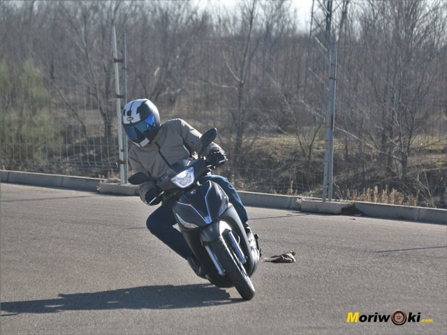 Prueba-Kymco-People-S-125i-tumbada Prueba-Kymco-People-S-125i-tumbada