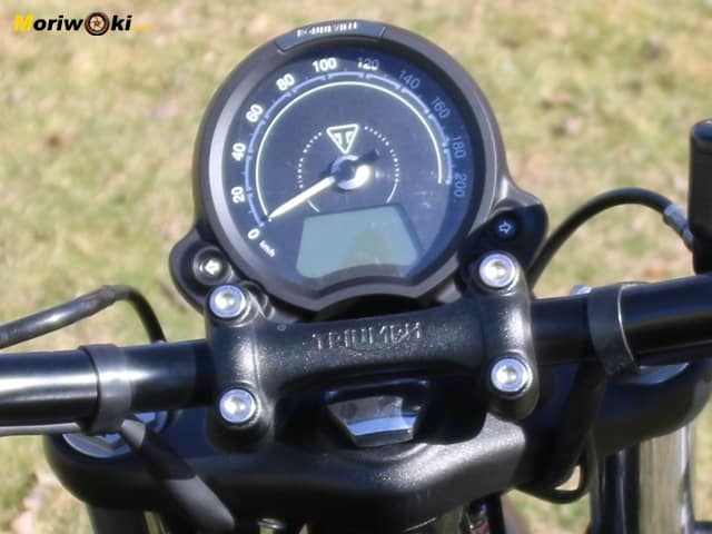 Prueba a fondo Triumph Bonneville Bobber Reloj