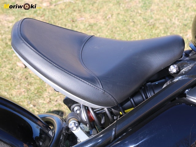 Prueba-a-fondo-Triumph-Bonneville-Bobber-asiento