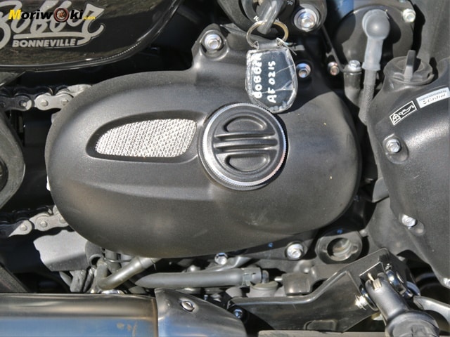 Prueba-a-fondo-Triumph-Bonneville-Bobber-carter