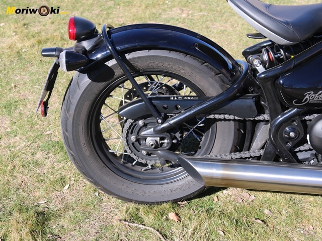 Prueba-a-fondo-Triumph-Bonneville-Bobber-escape