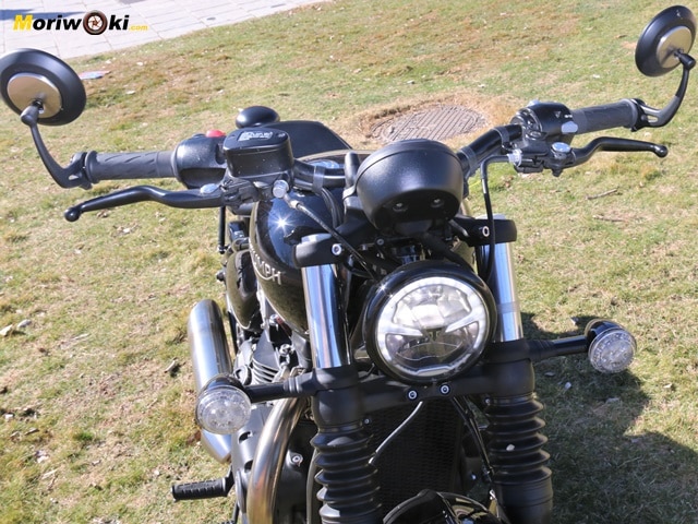 Prueba a fondo Triumph Bonneville Bobber frente