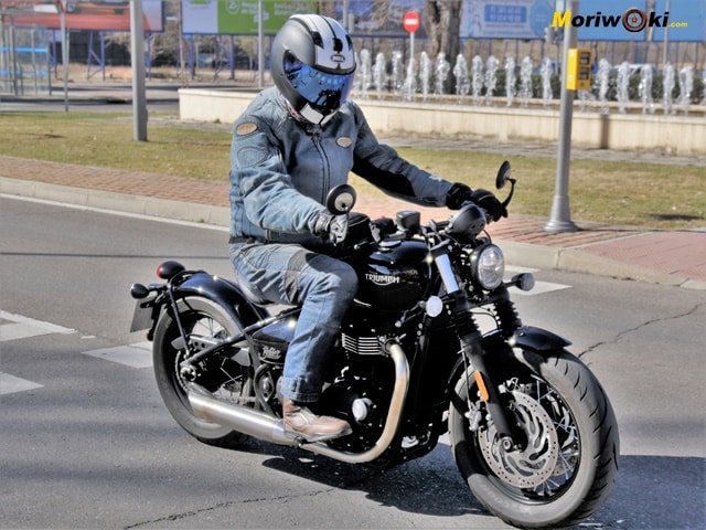 Prueba a fondo Triumph Bonneville Bobber llegando.