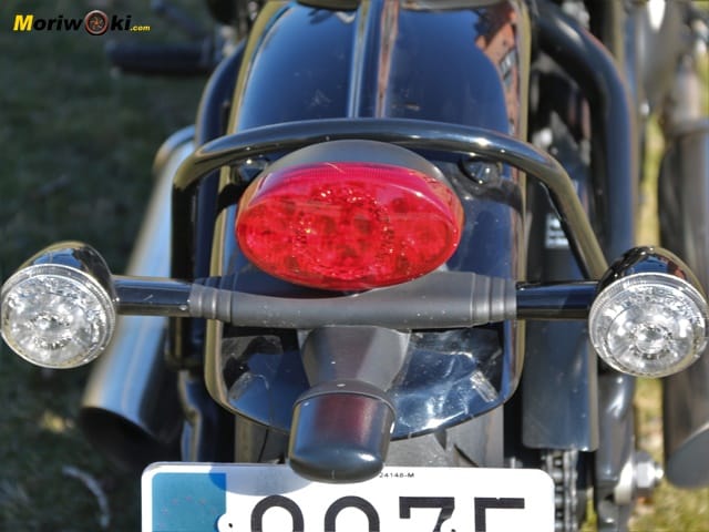 Prueba a fondo Triumph Bonneville Bobber piloto atrás